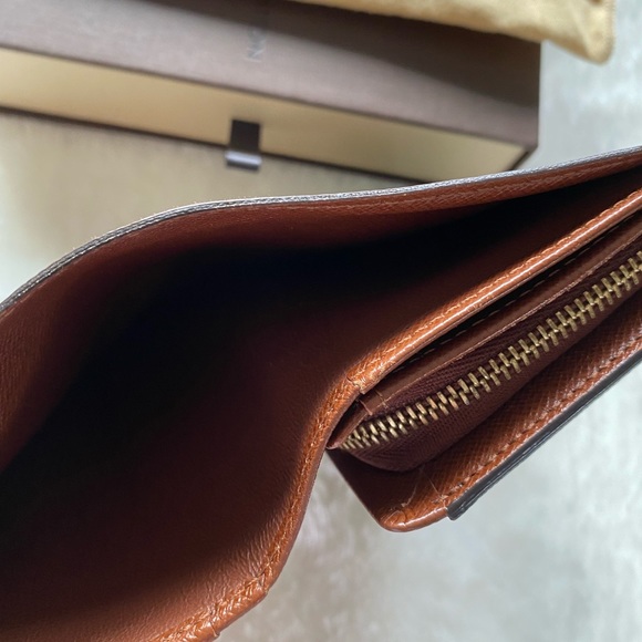 Authentic Louis Vuitton Medium compact wallet - Picture 6 of 12